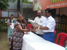 295050_3948893855909_315000469_n